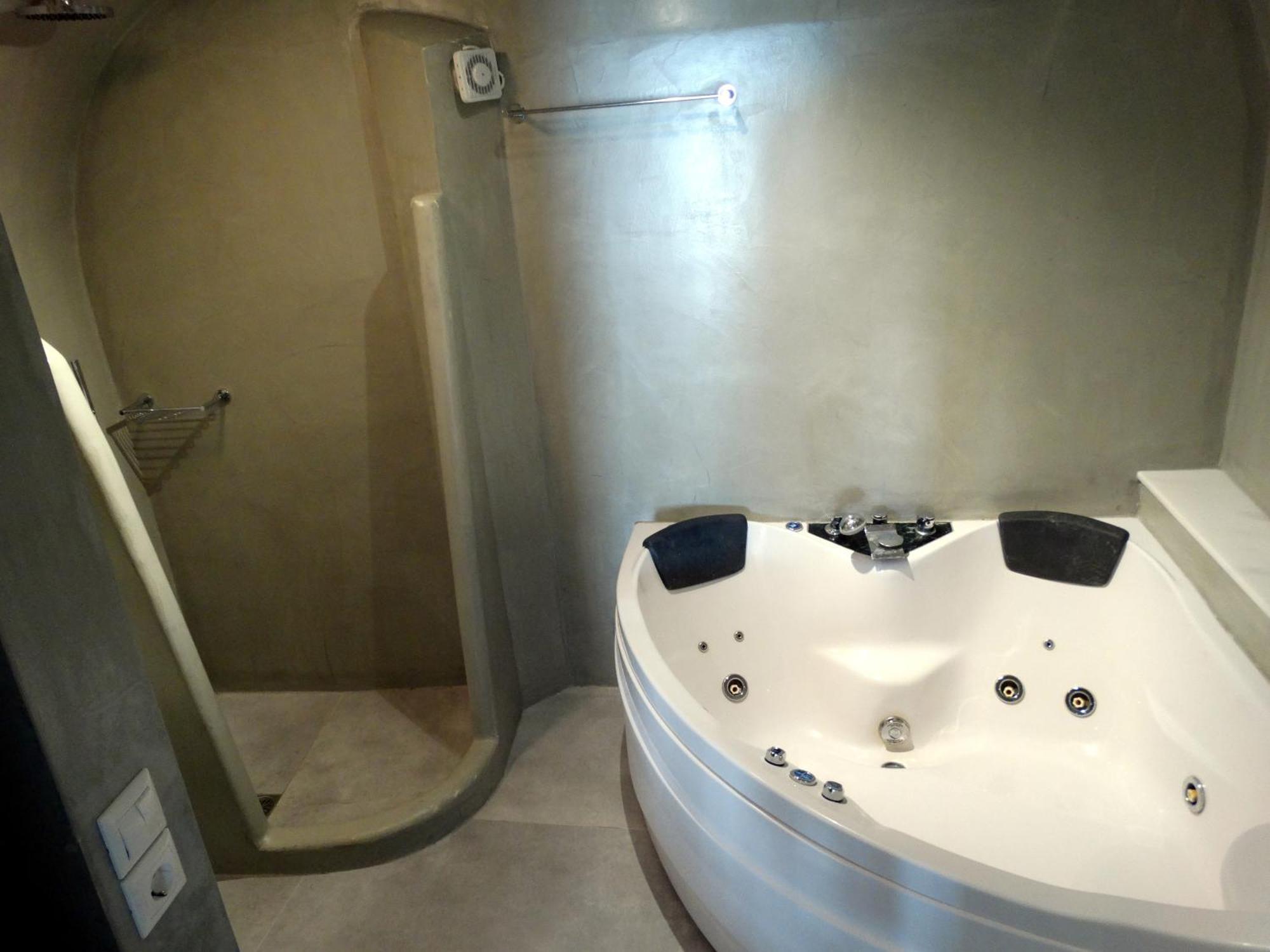 Yposkafo Suites - Studio - Santorini Fira  Exteriör bild